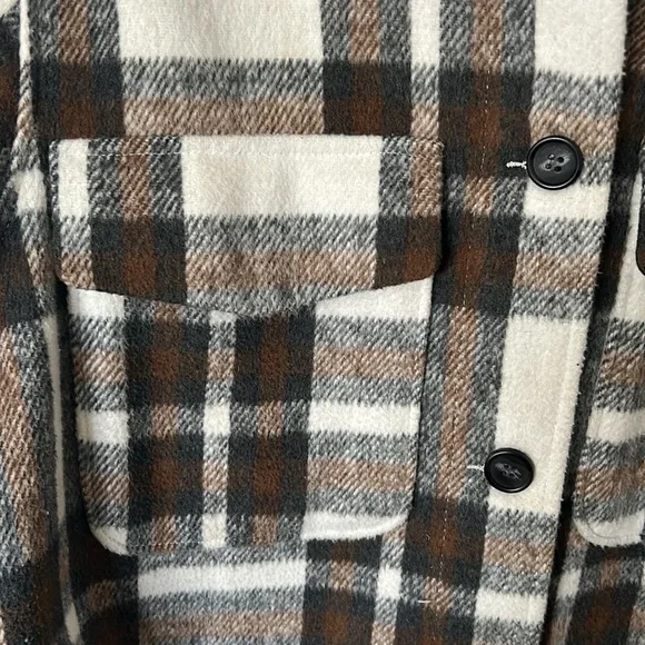 Dynamite Plaid Shacket - Picture 4 of 8